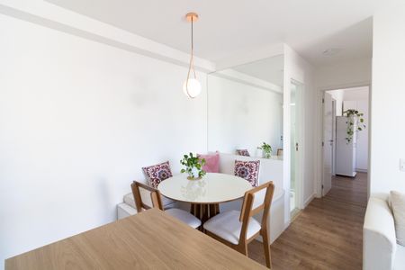 Apartamento à venda com 60m², 2 quartos e 1 vaga Apartamento à venda com 60m², 2 quartos e 1 vagaSala