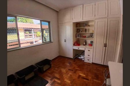 Casa de condomínio à venda com 178m², 3 quartos e 1 vaga