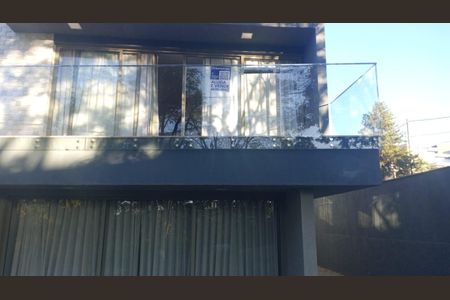 Casa de condomínio à venda com 570m², 4 quartos e sem vaga Casa de condomínio à venda com 570m², 4 quartos e sem vagaPlaca