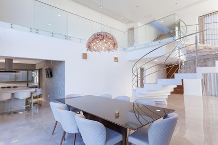 Casa de condomínio à venda com 570m², 4 quartos e sem vaga Casa de condomínio à venda com 570m², 4 quartos e sem vagaSala de Jantar