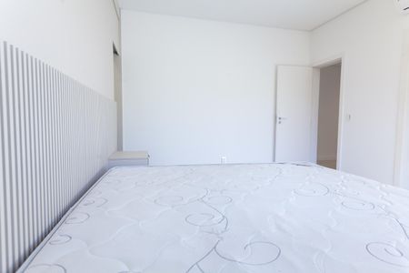 Casa de condomínio à venda com 570m², 4 quartos e sem vaga Casa de condomínio à venda com 570m², 4 quartos e sem vagaSuíte 3