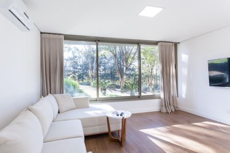 Casa de condomínio à venda com 570m², 4 quartos e sem vaga Casa de condomínio à venda com 570m², 4 quartos e sem vagaSuíte 1