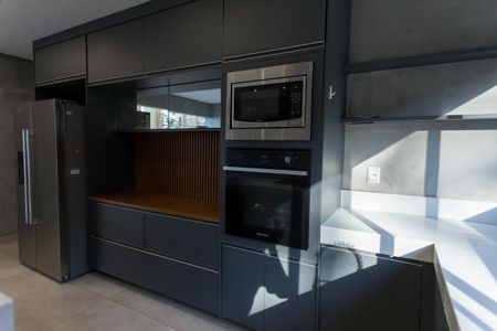 Casa de condomínio à venda com 570m², 4 quartos e sem vaga Casa de condomínio à venda com 570m², 4 quartos e sem vagaCozinha