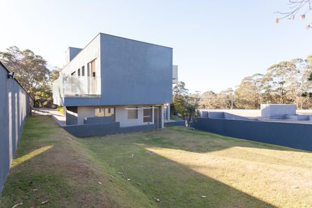 Casa de condomínio à venda com 570m², 4 quartos e sem vaga Casa de condomínio à venda com 570m², 4 quartos e sem vagaQuintal