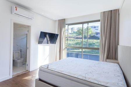 Casa de condomínio à venda com 570m², 4 quartos e sem vaga Casa de condomínio à venda com 570m², 4 quartos e sem vagaSuíte 3