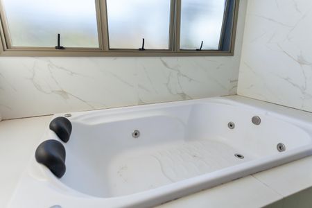 Casa de condomínio à venda com 570m², 4 quartos e sem vaga Casa de condomínio à venda com 570m², 4 quartos e sem vagaBanheiro da Suíte 4