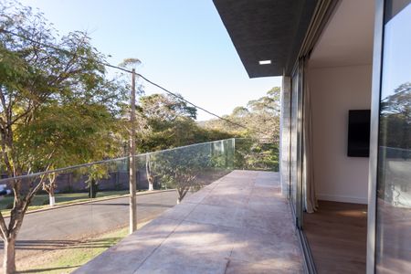 Casa de condomínio à venda com 570m², 4 quartos e sem vaga Casa de condomínio à venda com 570m², 4 quartos e sem vagaVaranda da Suíte 4