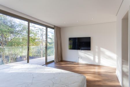 Casa de condomínio à venda com 570m², 4 quartos e sem vaga Casa de condomínio à venda com 570m², 4 quartos e sem vagaSuíte 4