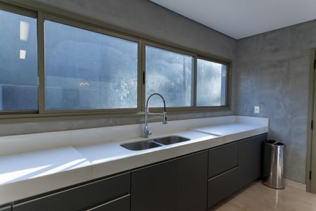 Casa de condomínio à venda com 570m², 4 quartos e sem vaga Casa de condomínio à venda com 570m², 4 quartos e sem vagaCozinha