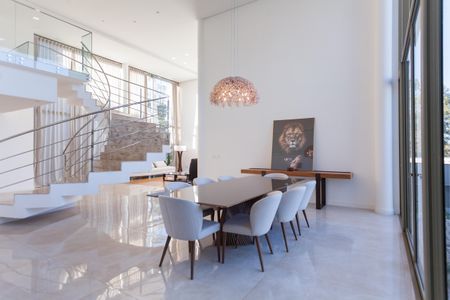 Casa de condomínio à venda com 570m², 4 quartos e sem vaga Casa de condomínio à venda com 570m², 4 quartos e sem vagaSala de Jantar