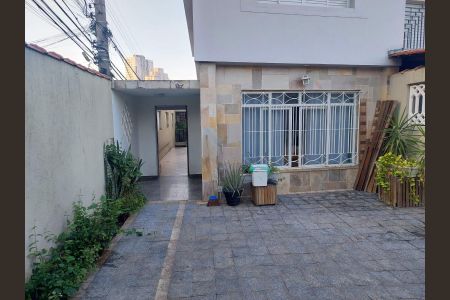 Casa à venda com 176m², 2 quartos e 3 vagas Casa à venda com 176m², 2 quartos e 3 vagasÁrea Externa