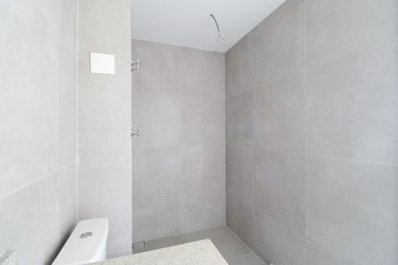 Apartamento à venda com 396m², 4 quartos e 4 vagasBanheiro da Suíte 3