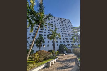 Apartamento à venda com 160m², 3 quartos e 2 vagasFachada