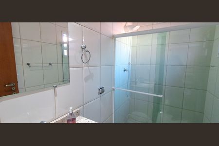 Casa à venda com 256m², 3 quartos e 3 vagas Casa à venda com 256m², 3 quartos e 3 vagasBanheiro Suíte 1