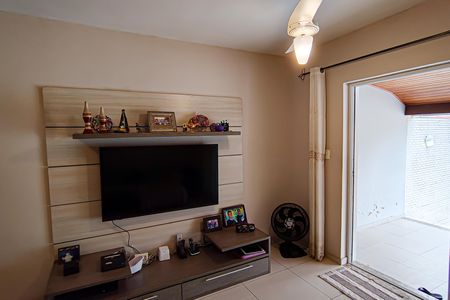 Sala de casa de condomínio à venda com 2 quartos, 134m² em Pechincha, Rio de Janeiro