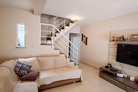 Sala de casa de condomínio à venda com 2 quartos, 134m² em Pechincha, Rio de Janeiro