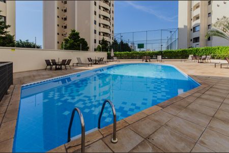 Apartamento à venda com 67m², 2 quartos e 2 vagasÁrea comum - Piscina
