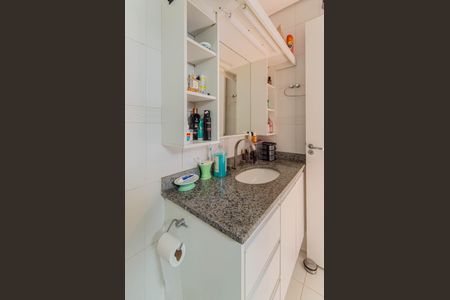 Apartamento à venda com 67m², 2 quartos e 2 vagasBanheiro da Suíte