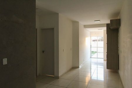 Casa à venda com 52m², 2 quartos e 2 vagasSala