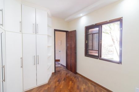 Casa à venda com 250m², 3 quartos e 5 vagas Casa à venda com 250m², 3 quartos e 5 vagasQuarto 1 - Suíte