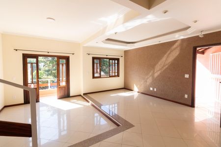 Casa à venda com 250m², 3 quartos e 5 vagas Casa à venda com 250m², 3 quartos e 5 vagasSala