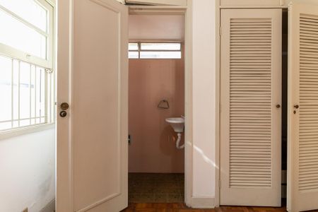 Casa à venda com 197m², 2 quartos e 2 vagas Casa à venda com 197m², 2 quartos e 2 vagasBanheiro Suíte