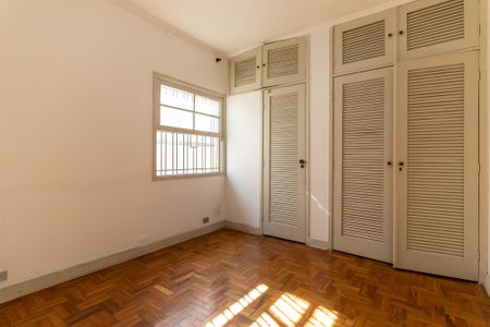 Casa à venda com 197m², 2 quartos e 2 vagas Casa à venda com 197m², 2 quartos e 2 vagasSuíte