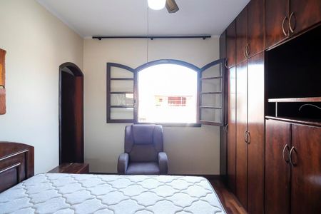 Casa à venda com 189m², 4 quartos e 2 vagasSuíte