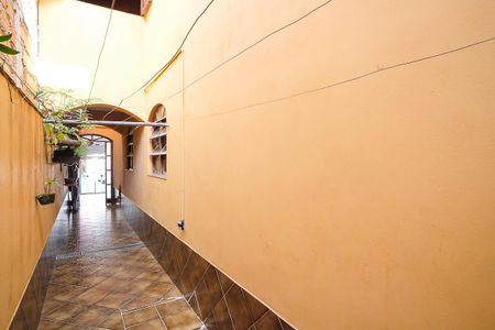 Casa à venda com 189m², 4 quartos e 2 vagasCorredor