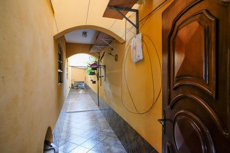 Casa à venda com 189m², 4 quartos e 2 vagasCorredor