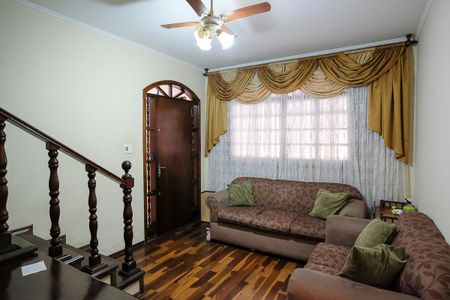 Casa à venda com 189m², 4 quartos e 2 vagasSala