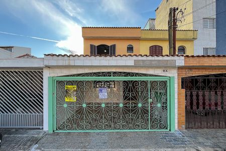 Casa à venda com 189m², 4 quartos e 2 vagasFachada + Plaquinha
