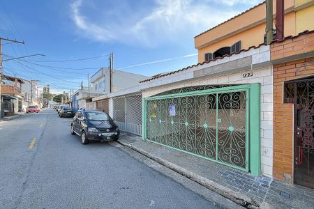 Casa à venda com 189m², 4 quartos e 2 vagasFachada + Plaquinha