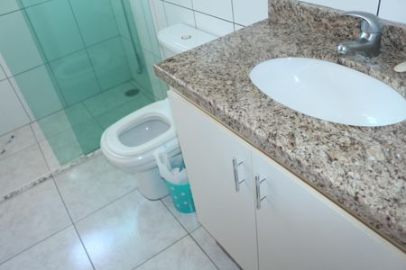 Casa à venda com 300m², 4 quartos e 4 vagasBanheiro da Suíte 2