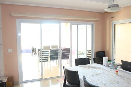 Casa à venda com 300m², 4 quartos e 4 vagasSala