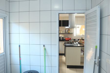 Casa à venda com 300m², 4 quartos e 4 vagasÁrea de Serviço