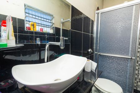 Casa à venda com 235m², 5 quartos e 4 vagas Casa à venda com 235m², 5 quartos e 4 vagasCasa 1 - Banheiro
