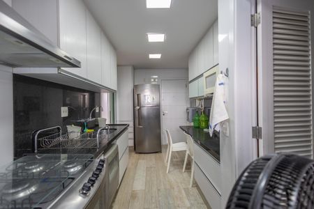 Apartamento à venda com 100m², 3 quartos e 2 vagas Apartamento à venda com 100m², 3 quartos e 2 vagasCozinha