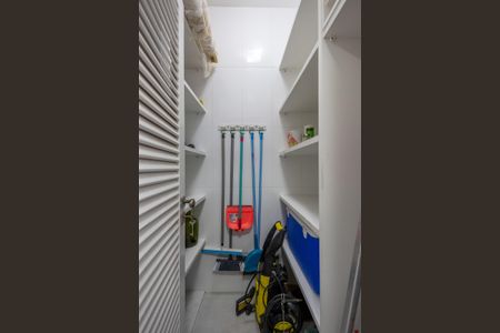 Apartamento à venda com 100m², 3 quartos e 2 vagas Apartamento à venda com 100m², 3 quartos e 2 vagasCozinha Dispensa