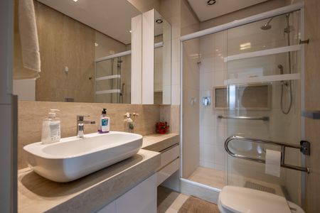 Apartamento à venda com 100m², 3 quartos e 2 vagas Apartamento à venda com 100m², 3 quartos e 2 vagasBanheiro Social