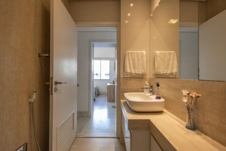 Apartamento à venda com 100m², 3 quartos e 2 vagas Apartamento à venda com 100m², 3 quartos e 2 vagasBanheiro Social