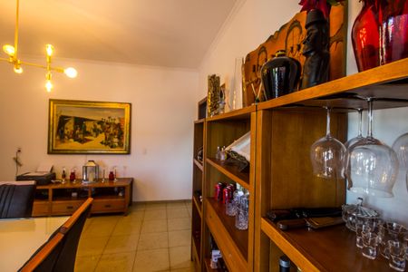 Casa de condomínio à venda com 420m², 5 quartos e 4 vagas Casa de condomínio à venda com 420m², 5 quartos e 4 vagasSala de Jantar