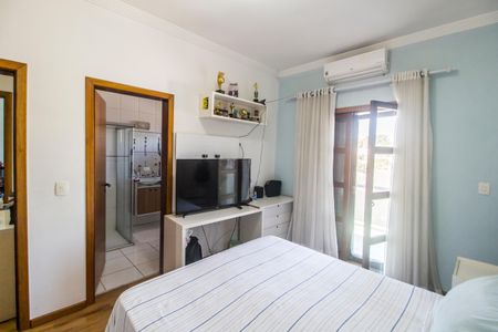 Casa de condomínio à venda com 420m², 5 quartos e 4 vagas Casa de condomínio à venda com 420m², 5 quartos e 4 vagasSuíte 2