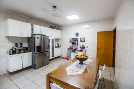 Casa de condomínio à venda com 420m², 5 quartos e 4 vagas Casa de condomínio à venda com 420m², 5 quartos e 4 vagasCozinha