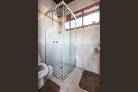 Casa de condomínio à venda com 420m², 5 quartos e 4 vagas Casa de condomínio à venda com 420m², 5 quartos e 4 vagasÁrea gourmet - Banheiro