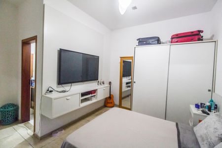 Casa de condomínio à venda com 420m², 5 quartos e 4 vagas Casa de condomínio à venda com 420m², 5 quartos e 4 vagasSuíte 4