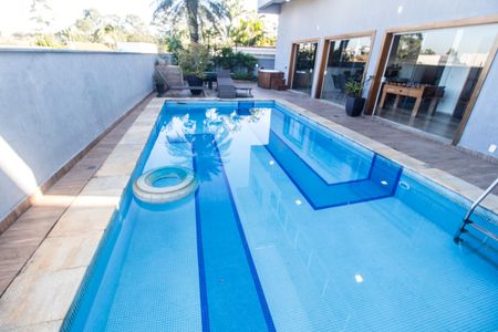 Casa de condomínio à venda com 420m², 5 quartos e 4 vagas Casa de condomínio à venda com 420m², 5 quartos e 4 vagasÁrea comum