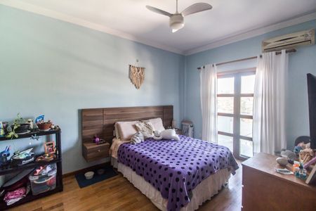 Casa de condomínio à venda com 420m², 5 quartos e 4 vagas Casa de condomínio à venda com 420m², 5 quartos e 4 vagasSuíte 3