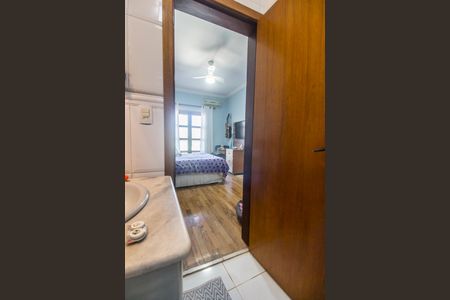 Casa de condomínio à venda com 420m², 5 quartos e 4 vagas Casa de condomínio à venda com 420m², 5 quartos e 4 vagasBanheiro da Suíte 3