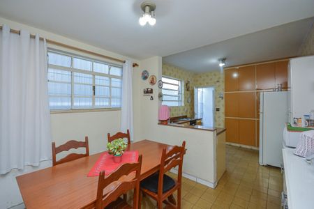 Casa à venda com 196m², 4 quartos e 2 vagas Casa à venda com 196m², 4 quartos e 2 vagasSala de Jantar